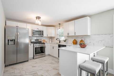23 Glen Drive, Nashua, NH 03062