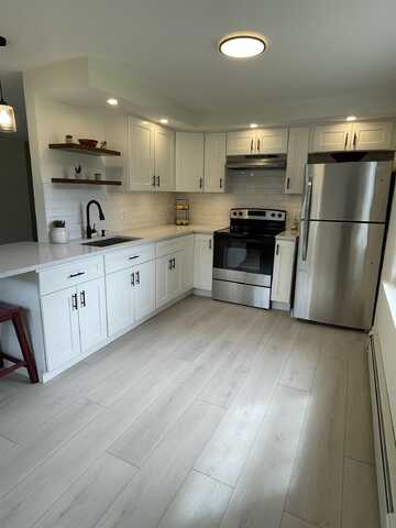 4 Colonial Road, Windham, NH 03087