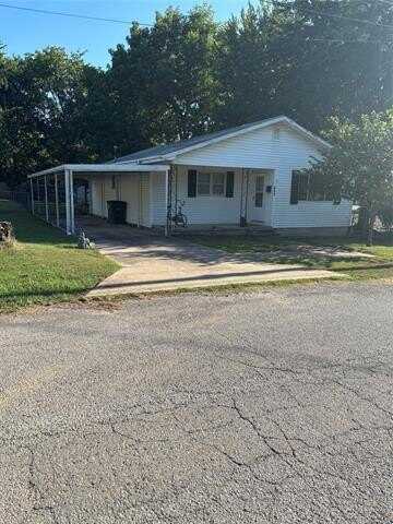 114 E Jackson Street, Bristow, OK 74010