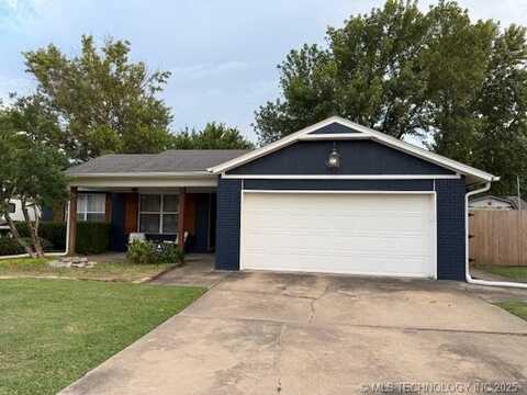 1405 Paradise Parkway, Claremore, OK 74017