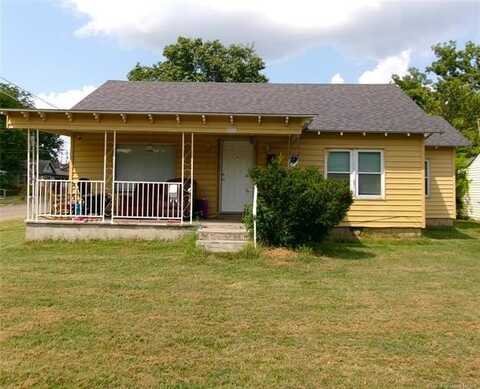 1001 E Thompson Avenue, Sapulpa, OK 74066
