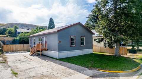 1628 Hayes Ave, Meeteetse, WY 82433