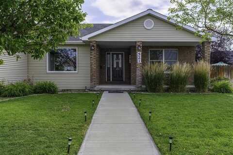 521 Cedarwood Dr, Powell, WY 82435