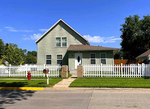 303 E 21st St, South Sioux City, NE 68776