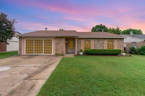 404 Forestwood Drive, Forney, TX 75126