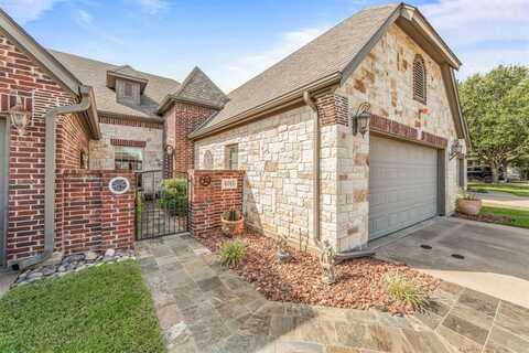 1011 W Avalon Court, Granbury, TX 76048