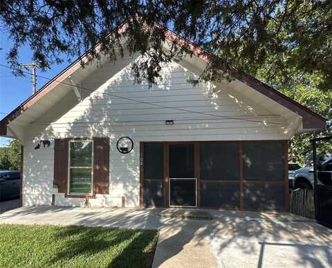 108 White Street, Italy, TX 76651