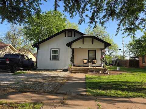 304 W Hamilton Street, Olney, TX 76374