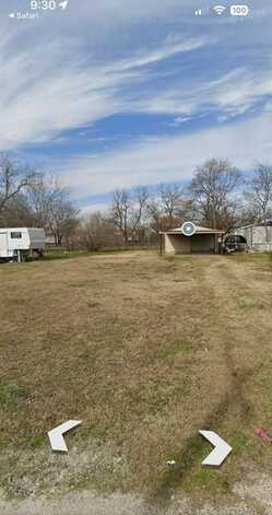 509 Navarro Avenue, Mart, TX 76664