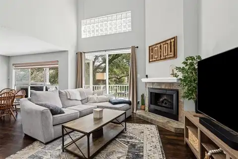 902 Canal Street, Irving, TX 75063