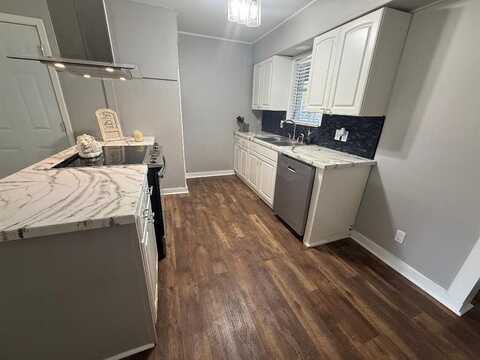 300 S Joyce Street, Lacy Lakeview, TX 76705