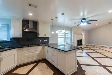 7813 Creek Wood Drive, Rowlett, TX 75089