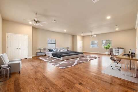 102 Bowie Cove, Gainesville, TX 76240