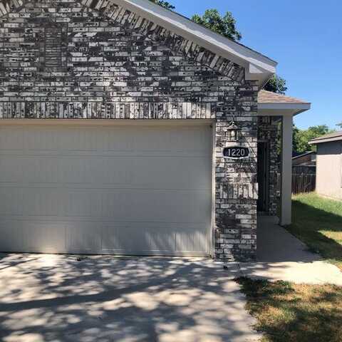 1220 Jones Street, Greenville, TX 75401