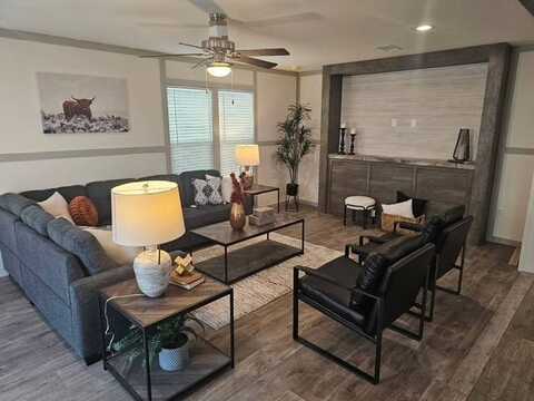 2300 Ward Bend Rd, Sealy, TX 77474