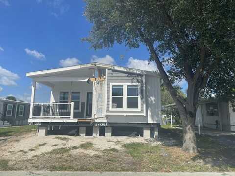 6951 41st Avenue N, Riviera Beach, FL 33404