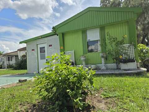911 Pamela St., Wildwood, FL 34785