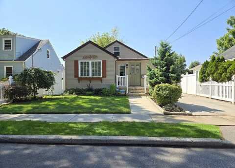 445 Clinton Ave, Rockville Centre, NY 11570