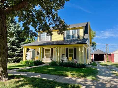 727 N High St, Mankato, KS 66956