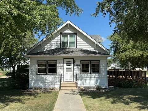 217 E Main, New Holland, SD 57364
