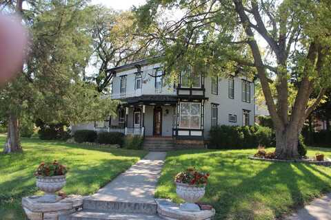 702 Washington Street, Concordia, KS 66901