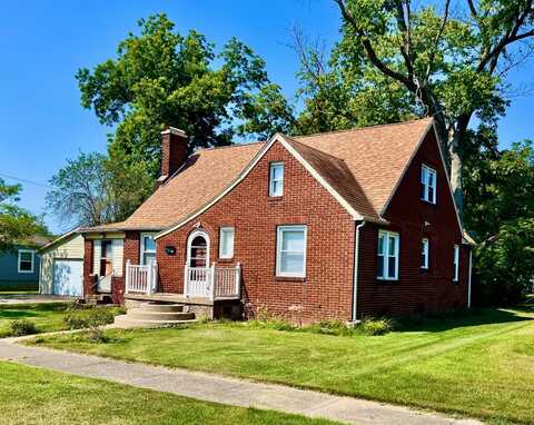 211 5th Street, Carmi, IL 62821