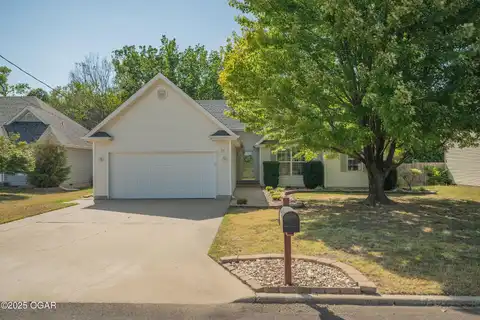 326 N Tyler Avenue, Joplin, MO 64801