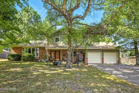1131 Belle Air Place, Carthage, MO 64836