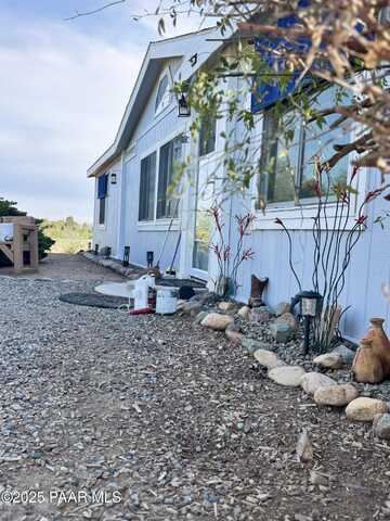 13686 S Burton Road, Mayer, AZ 86333