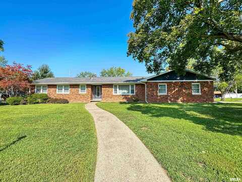 6823 N BOBOLINK Road, Peoria, IL 61614