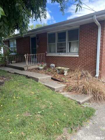 1642 S MAIN Street, Jacksonville, IL 62650
