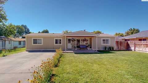 961 N 60th Avenue, West Richland, WA 99353