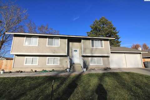 8130 W Falls Place, Kennewick, WA 99336