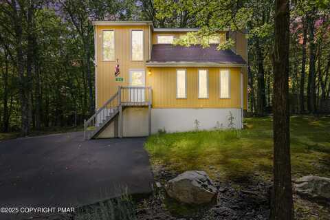 2041 Candlewood Drive, East Stroudsburg, PA 18301
