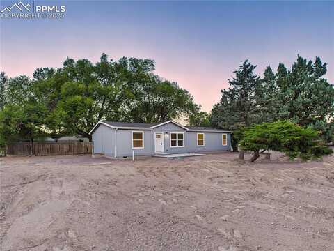 290 E Kipling Drive, Pueblo, CO 81007