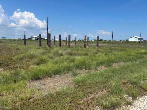 579 W Glen Oak Ln, ROCKPORT, TX 78382
