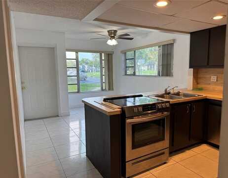 8031 Lagos De Campo Blvd, Tamarac, FL 33321