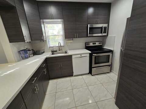 2200 E Hallandale Beach Blvd, Hallandale Beach, FL 33009