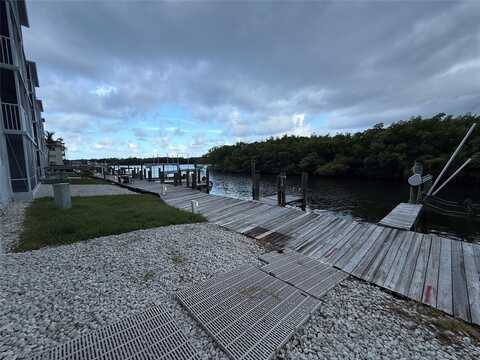 689 NE 6th Ct, Boynton Beach, FL 33435