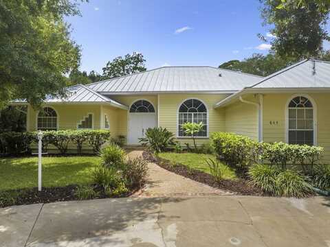 645 32nd Court SW, Vero Beach, FL 32968