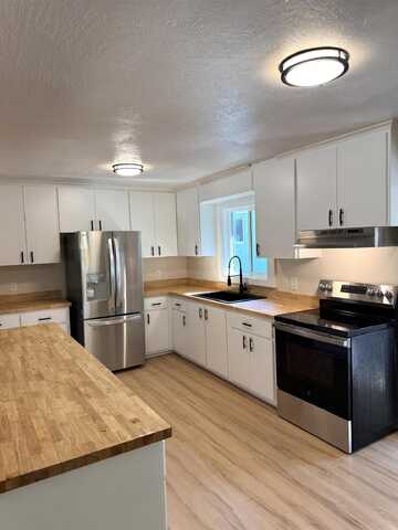 2510 Kokomo Rd, Haiku, HI 96708
