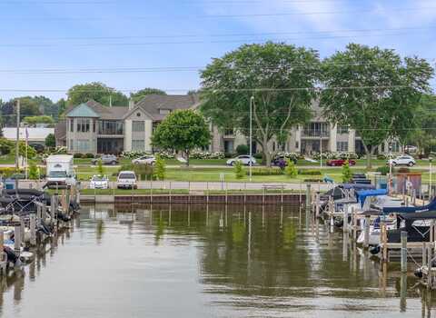 290 E HARBOR VIEW Drive, FOND DU LAC, WI 54935