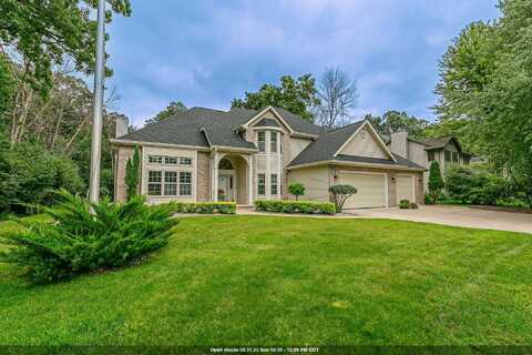 1055 TIMBER RUN Drive, NEENAH, WI 54956