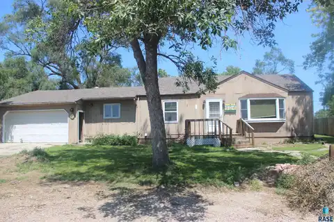 304 E Main St, Woonsocket, SD 57385