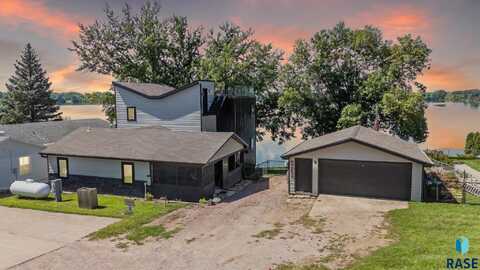 26539 E Shore Pl, Hartford, SD 57033