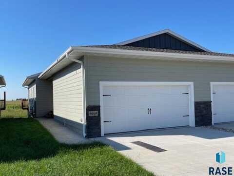 9619 W Tunis Dr, Sioux Falls, SD 57106
