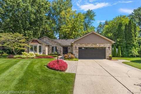 559 Buttercup Court, Rochester Hills, MI 48307