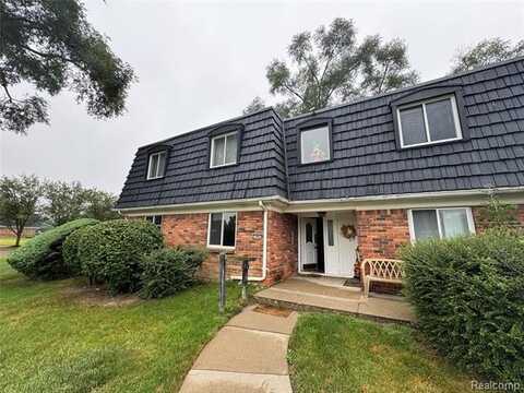 1890 Colonial Village Way, Waterford, MI 48328