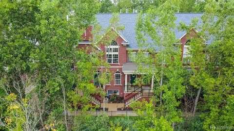 605 Village Lane, Milford, MI 48381