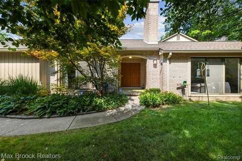 1134 Meadowglen Court, Bloomfield Hills, MI 48304